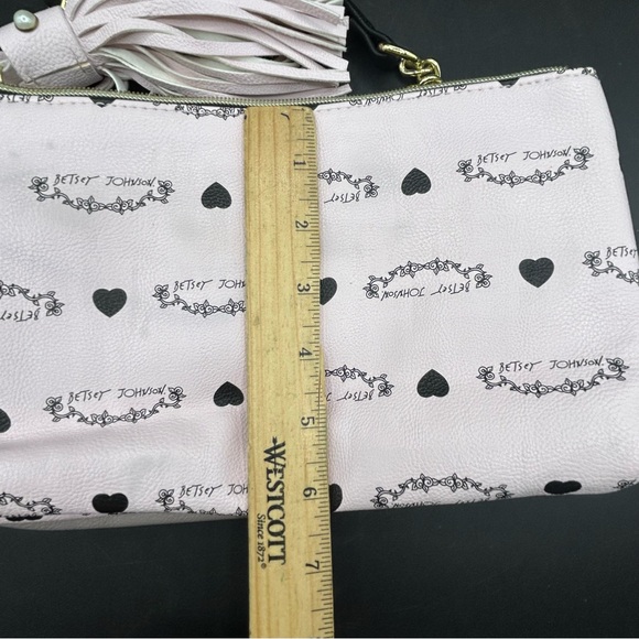 Betsey Johnson Heart Shoulder Chain Crossbody Bag Grey Light Pink Chain Strap - Picture 10 of 11